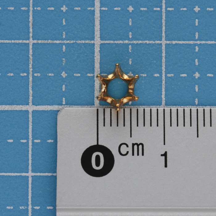 K18YG 6本爪ティファニー枠
底開き 0.70ct